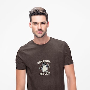Camiseta Run Linux Get Laid, divertida camiseta gráfica de Linux Penguin, regalo unisex atrevido para usuarios y desarrolladores de Linux.