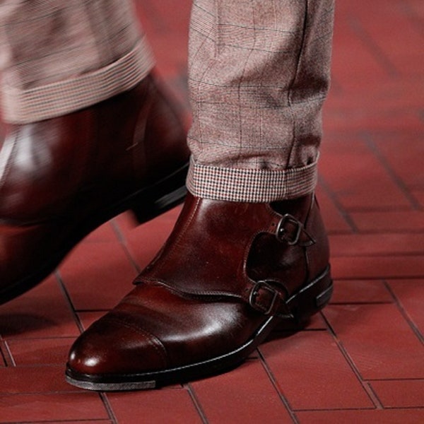 Bottes pour hommes en cuir véritable de couleur marron faites à la main sur mesure