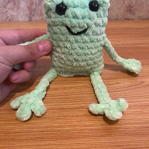 Crochet Leggy Froggy