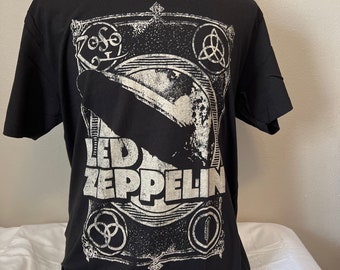 Zeppelin’s blimp Vintage print rock band shirt