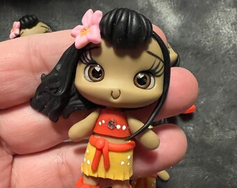Moana - Glina na kokardy - gliniana lalka z motywem kokardy, ozdoby na środek kokardy, gliniany środek na kokardy,