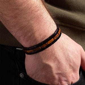 Handgefertigtes Kuka Holz Armband Einzigartiger handgemachter Stil für Männer