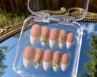 Uñas postizas de color rosa nude con punta francesa, diseño de espiral dorado, uñas almendradas, uñas elegantes para novias, uñas postizas de lujo hechas a mano, uñas reutilizables con pegamento.