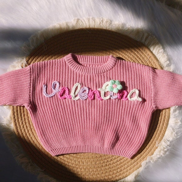 Suéter de bebé con nombre personalizado, suéteres con nombre de bebé bordados a mano personalizados, suéter lindo para bebé, regalo de baby shower, regalo de cumpleaños para niña