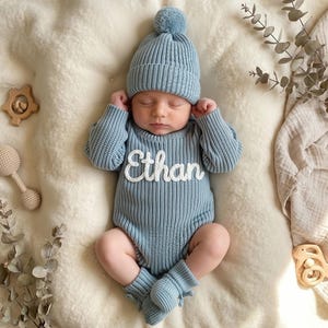 Handgeborduurde naam babyromperset, gepersonaliseerde outfit, romper babyjongen babymeisje romper, thuiskomen, gebreid biologisch katoen, genderneutraal