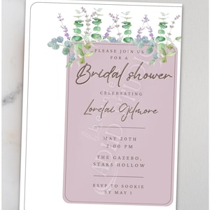 Invito per addio al nubilato color lavanda / Invito elegante con fiori viola / Modello Canva modificabile