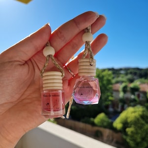 Diffuseur voiture parfumé artisanal fait main parfum de Grasse véhicule citron cerise monoï adoucissant fleur de coton sakura coco vanille