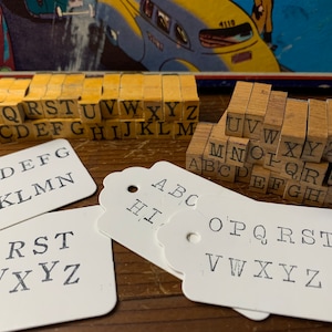 Sellos de madera vintage de la A a la Z Sellos de letras ABC para manualidades, álbumes de recortes, proyectos de arte con bloques de madera antiguos Sellos de palabras vintage Juego creativo