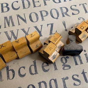 Tampons en bois vintage, alphabet, chiffres ABC, tampons pour scrapbooking, lettres vintage, symboles, bloc de bois pour projets artistiques