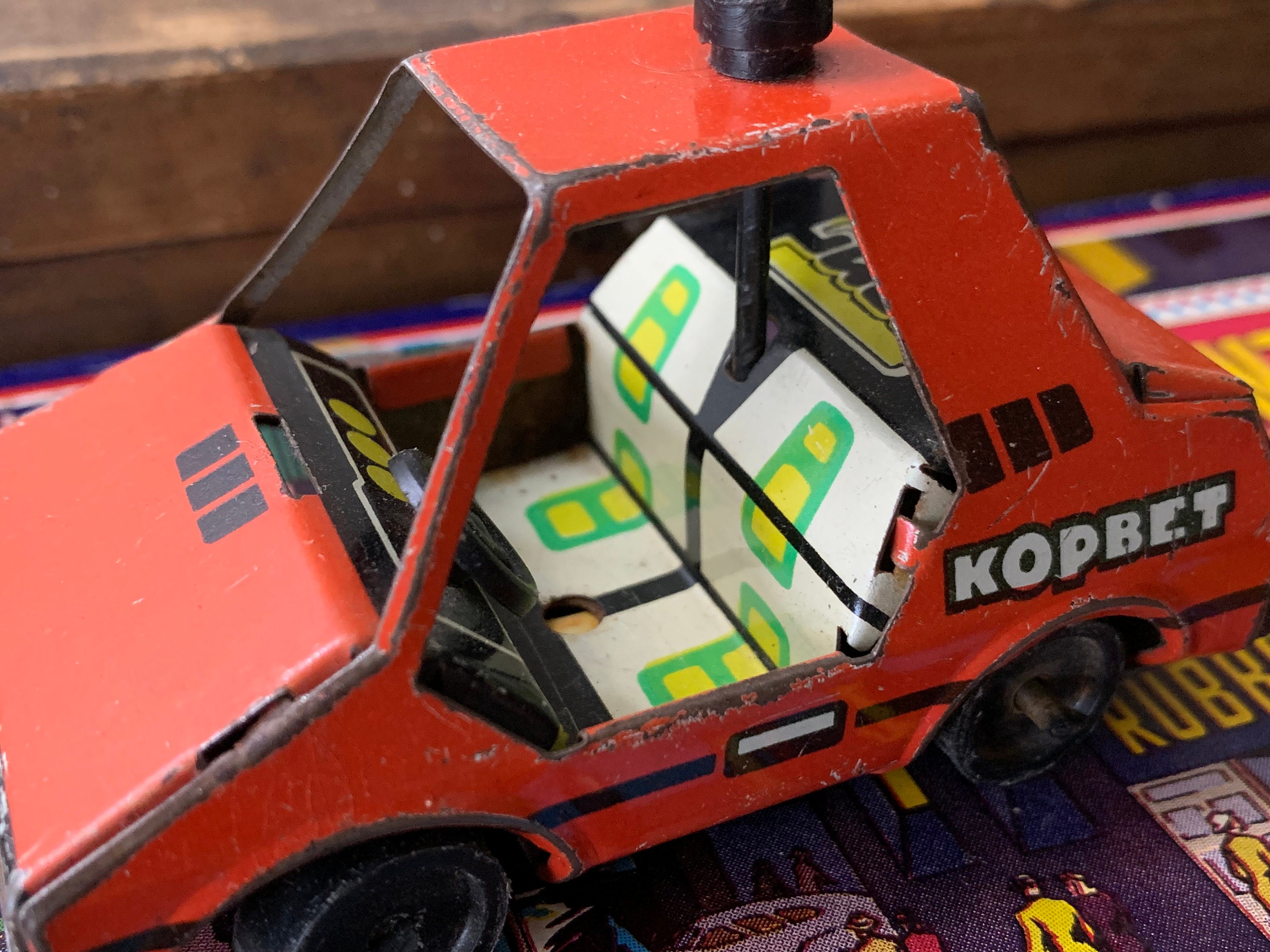 ソビエト連邦製 ヴィンテージ ブリキおもちゃの車 オリジナル 1980