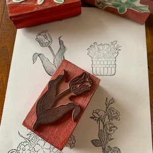 Carimbo de flor vintage com cabo de madeira, carimbo de borracha para artesanato, carimbos de presente para fazer cartões e diário de marcadores, carimbo de flor de lírio vintage, carimbo de rosa
