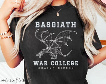 Basgiath War College Shirt, Drachenreiter Shirt, Vierter Flügel Merch Shirt, Eisen Flamme Shirt, Geschenk für Bücherwurm, Buch Liebhaber Geschenk, Buchreihe