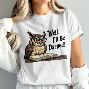 T-shirt livre de lecture drôle de hibou Comfort Colors®, t-shirt graphique animal mignon, cadeau pour amateur de hibou, t-shirt littéraire humoristique, chemise nerd de livre