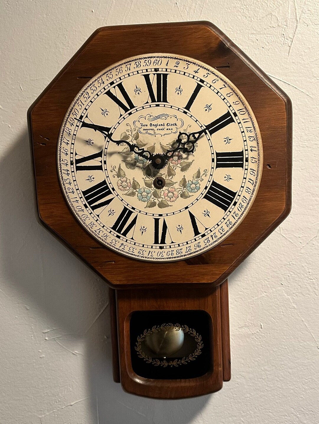 Vintage New England Clock Bristol Conn 18 X 13 Wood Wall Etsy