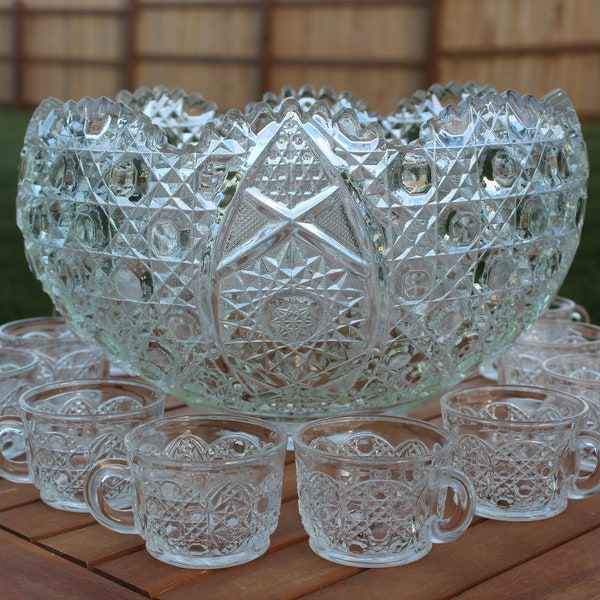 LE Smith Daisy and button 19 pc. Punch bowl set with sawtooth rim
