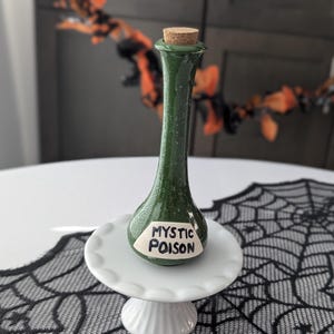 Bouteille de potion empoisonnée mystique alchimique en céramique faite main - Sorcière d'Halloween, pot d'apothicaire de magie noire, accessoire décoratif gothique, cadeau unique