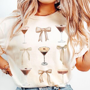 Espresso Martini Sweatshirt Aesthetic, Coquette Dirty Martini Lovers Gift, Tini Time Sweatshirt, Bachelorette Party Gift, Cocktail Sweater