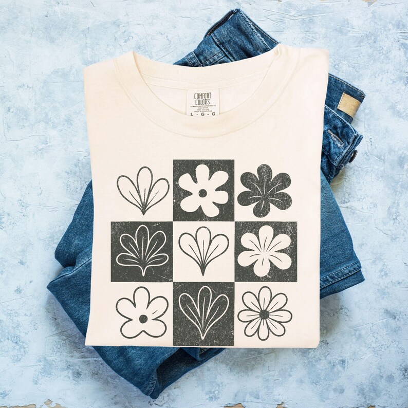 Checkered Flowers Comfort Colors® Shirt, Retro Floral Shirt, Boho Flowers Tshirt, Wildflower Tee, Trendy Oversized Tee, Botanical Shirt Gift Ivory
