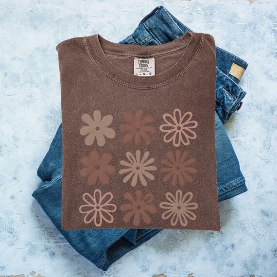 Retro Flowers Shirt Boho Floral Comfort Colors® Tee, Pressed Wildflower Oversized Summer Botanical Shirt Gift