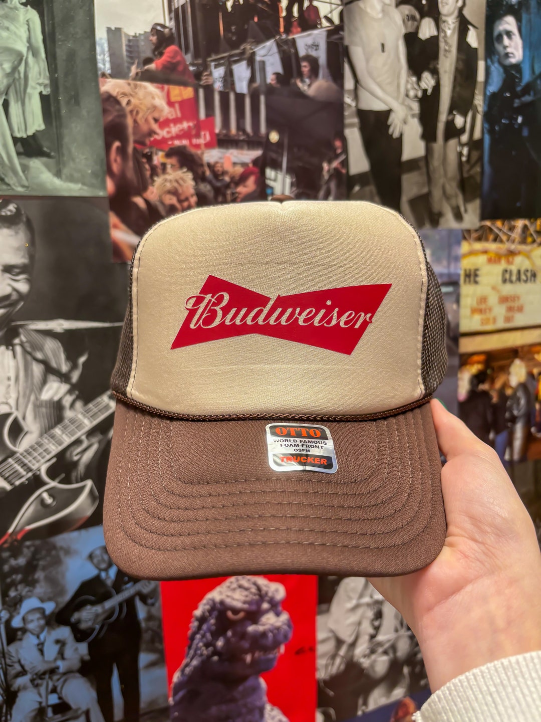 Casquette Camionneur Budweiser Rouge Noir Gris - Brodée Logo - Maille - Snapback Ajustable - Occasion