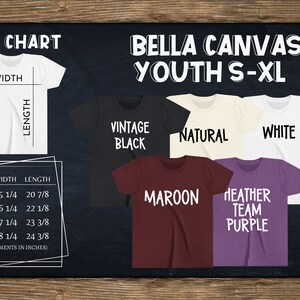 K&ouml;nnte beinhalten: Gr&ouml;&szlig;entabelle f&uuml;r Bella Canvas T-Shirts f&uuml;r Jugendliche in den Gr&ouml;&szlig;en S-XL. Die Tabelle zeigt die Breite und L&auml;nge in Zoll f&uuml;r jede Gr&ouml;&szlig;e. Das Bild zeigt auch eine Vielzahl von T-Shirt-Farben, darunter Vintage-Schwarz, Natur, Wei&szlig;, Rotbraun und Heidelbeer-Team-Lila.