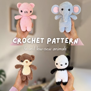 Puede incluir: Cuatro juguetes de animales de ganchillo hechos a mano: un cerdo rosa, un elefante azul, un oso marrón y un panda blanco y negro. La imagen incluye el texto "CROCHET PATTERN" y "4-en-1 low-sew animals".