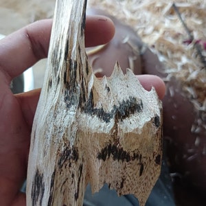 Natural Agarwood | Pure Oud Wood Fragments | Premium Incense Resin |  100% Naturally Infected wood | Meditation  |  free delivery
