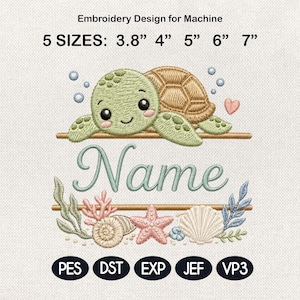 Peut inclure: Motif de broderie machine représentant une tortue verte, un cœur rose et le mot Name en écriture cursive. En dessous, du corail, des coquillages et des algues. Texte : Embroidery Design for Machine, 5 SIZES: 3.8" 4" 5" 6" 7", formats PES, DST, EXP, JEF, VP3.