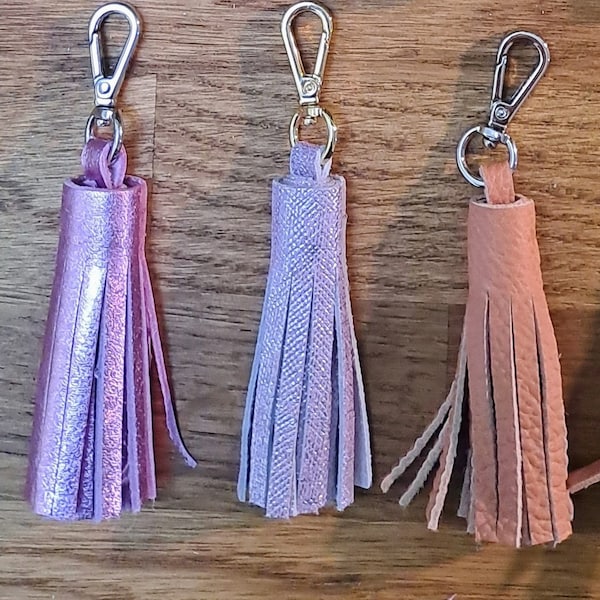 Porte-clés pompon en cuir upcyclé nuances ROSE