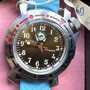 955 NEW watch - vOSTOk-WOSTOK- 2409- USSR - aMFIBIa kOMANDIRSKIe college-watch with -passport -box
