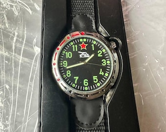BIG HUGE 48mm cace EAGLEMOSS mens 1980&#39;s Russian tank military watch quartz