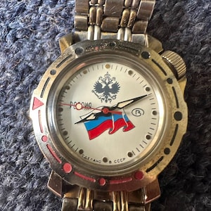 972 WATCH- VOSTOK-WOSTOK- 2409- Russian - - AMFIBIa KOMANDIRSKIe college