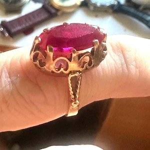 243 Vintage USSR 583 Gold Ring Red Synthetic Stone RUBY Size 17 Soviet Jewelry
