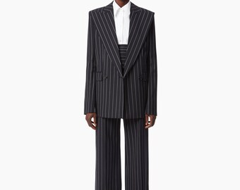 Elegante traje de mujer de raya diplomática negra / Elegante conjunto de blazer y pantalón con solapa ancha