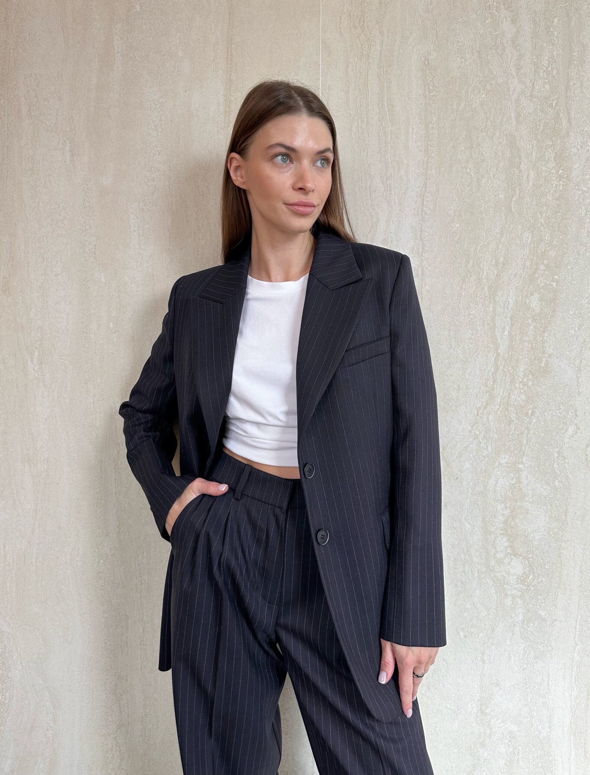 Womens pinstripe pantsuit deals