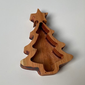 Christmas Tree Candy Dish in Maple Wood