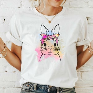 Ostern T-shirt, Hasen T-shirt, Osterhase, Ostern Shirt, Hase mit Schleife T-shirt, Oster Shirt, Osterhase Grafik, T-Shirt mit Ostermotiv Bild 1