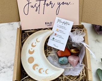 Crystal Gift Set with Moon Phase Trinket Dish, Gifts for Spiritual People Gifts for Spiritual Friends Spiritual Healing Gifts Celestial Gift
