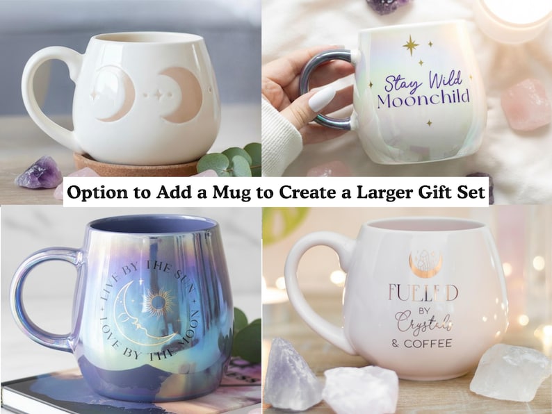Puede incluir: Cuatro tazas de cer&aacute;mica con dise&ntilde;os celestiales. Una taza blanca tiene recortes de media luna. Otra tiene el texto "Stay Wild Moonchild". Una tercera taza tiene el texto "Love by the Sun, Love by the Moon". La &uacute;ltima taza tiene el texto "Fueled by Crystals & Coffee".