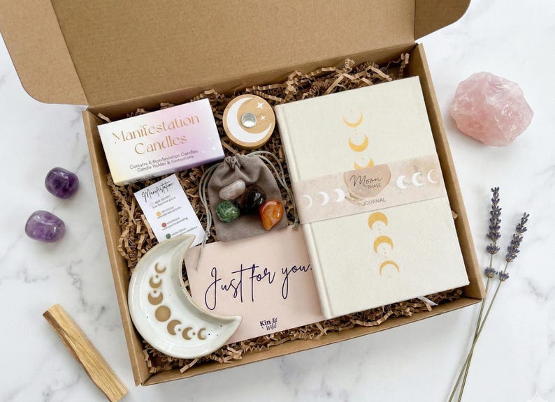 Manifestation gift set, an aesthetically pleasing spiritual gift in four sizes, containing a manifestation journal, healing crystals, manifest spell candles and celestial decor trinket dish
