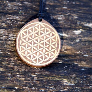 Pendentif fleur de vie, pendentif en noyer massif, pendentif géométrie sacrée, marqueterie, collier