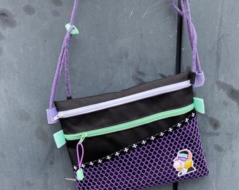 SACOCHE23 - light, sporty shoulder bag with 4 compartments made of outdoor fabric and purple mesh fabric with a cool bubblegum girl patch