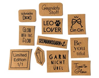 11 patches “MATERIAL TOTAL” for sewing on, screen printed on SnapPap, label / patch set for all those who like to sew.