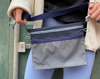 SACOCHE23 - light, sporty shoulder bag with 2 compartments, reflective, navy blue, ripstop, sporty details