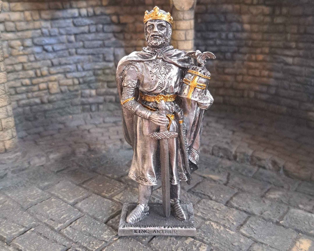 Metal Knight Statue - King Arthur - Etsy