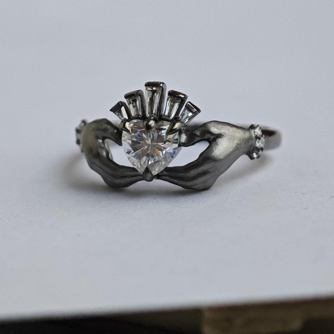 Anello in Oro rosa 18k a fasce con Zaffiri blu e Diamanti | GV