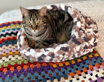 Crochet Pattern Cat Cocoon Bed Large Chunky Yarn Crochet Bed for Pet Beginner Crochet Pattern PDF Digital Download