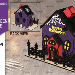 K&ouml;nnte beinhalten: Ein 3D-Halloweenhausmodell in Lila, Schwarz und Rot mit dem Text "Happy Halloween". Das Haus hat ein Spinnennetz-Design und einen kleinen Zaun. Die Materialbreite betr&auml;gt 3 mm.