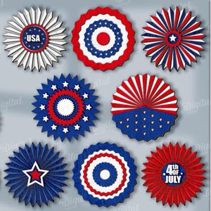 Könnte beinhalten: Eine Sammlung von zehn patriotischen Designs in Rot, Weiß und Blau, mit Sternen und Rosettenformen. Einige Designs enthalten den Text "USA" und "4th of July". Das Bild enthält auch eine wehende amerikanische Flagge.
