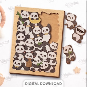 Puede incluir: Un tablero de rompecabezas de madera con una colecci&oacute;n de osos panda ilustrados en varias poses, algunos sosteniendo bamb&uacute; o usando gafas de sol. El dise&ntilde;o incluye un marco rectangular con un &aacute;rea recortada y varias piezas sueltas.